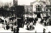 Plaça de la vila abans de la guerra, es veu l'antiga esglasia